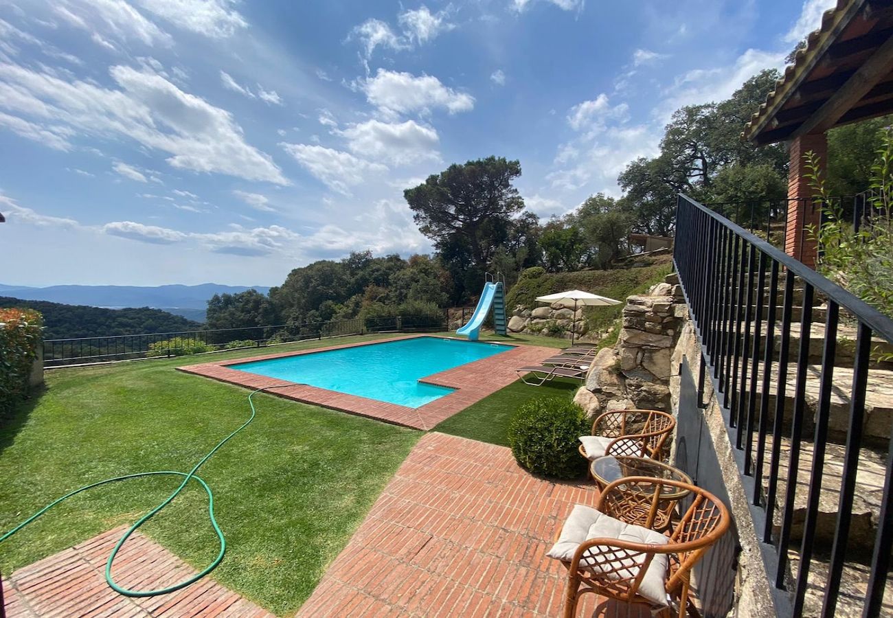 Villa in Sant Feliu de Buixalleu - Stunning Costa Brava mountain retreat - beach 30km