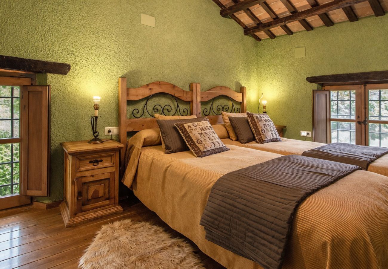 Villa in Sant Feliu de Buixalleu - Stunning Costa Brava mountain retreat - beach 30km