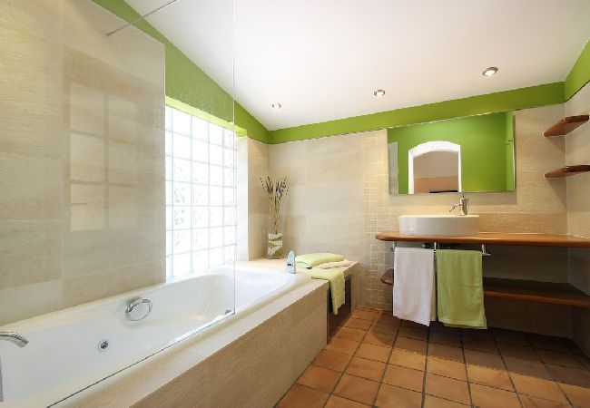 Villa in Mallorca - Gorgeous Villa-only 15 min walk to Pollensa! Villa in Mallorca - Gorgeous Villa-only 15 min walk to Pollensa!
