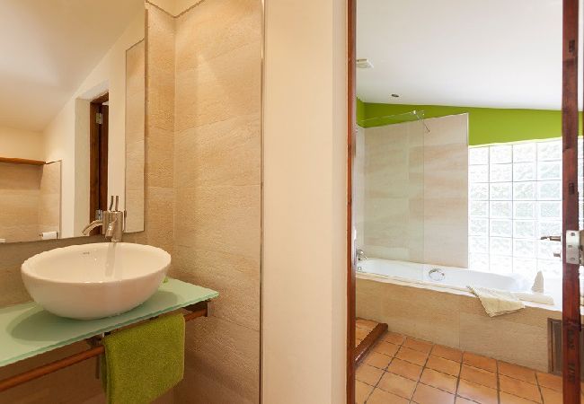 Villa in Mallorca - Gorgeous Villa-only 15 min walk to Pollensa! Villa in Mallorca - Gorgeous Villa-only 15 min walk to Pollensa!