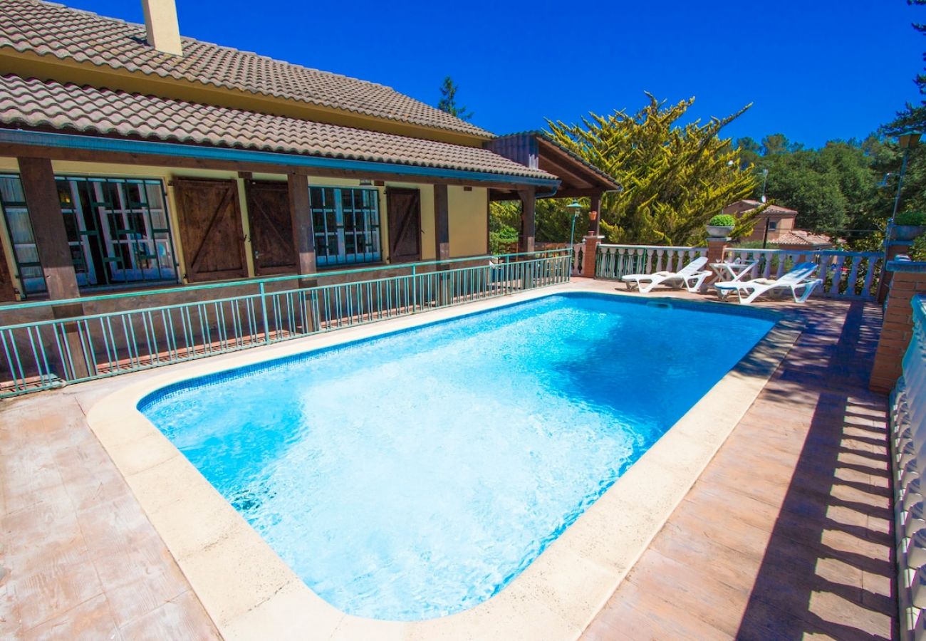 Villa in Santa Coloma de Farners -  Costa Brava villa w/ private pool and spacious garden