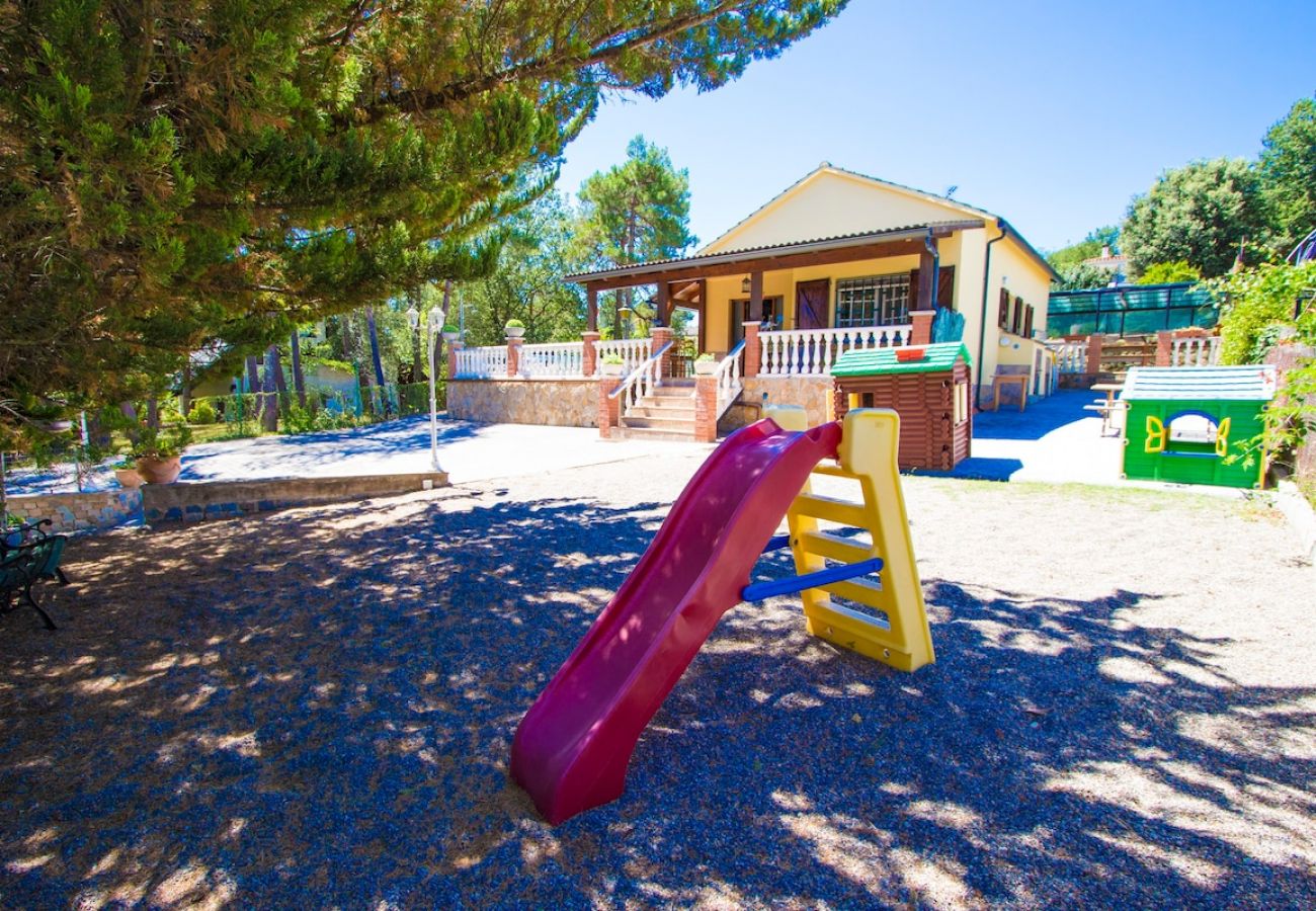 Villa in Santa Coloma de Farners -  Costa Brava villa w/ private pool and spacious garden