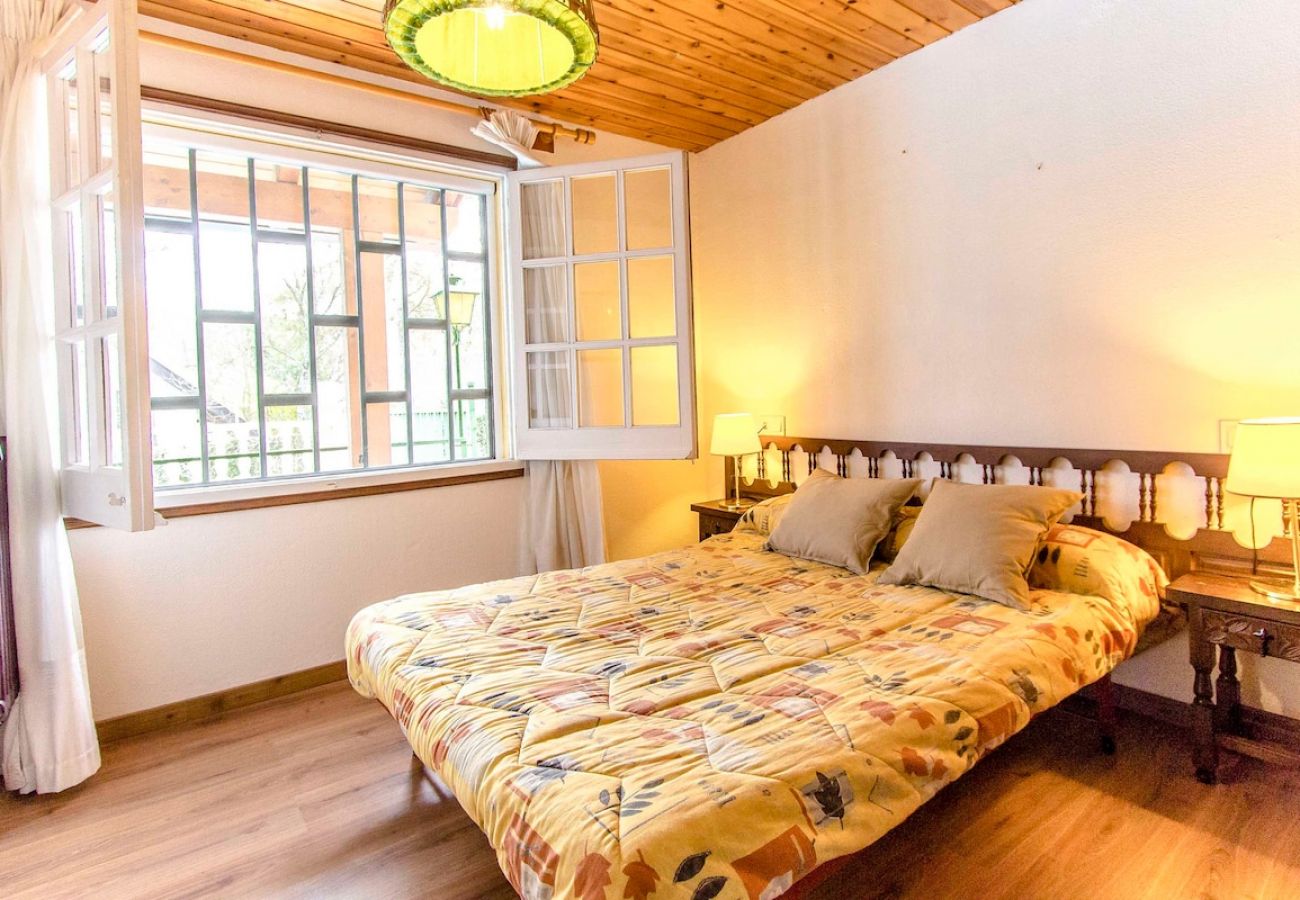 Villa in Santa Coloma de Farners -  Costa Brava villa w/ private pool and spacious garden