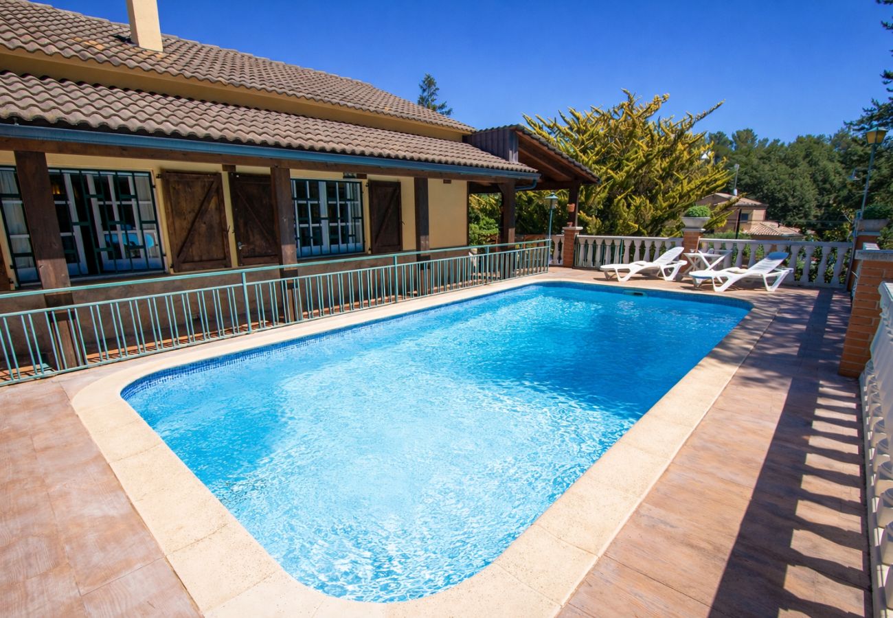 Villa in Santa Coloma de Farners -  Costa Brava villa w/ private pool and spacious garden