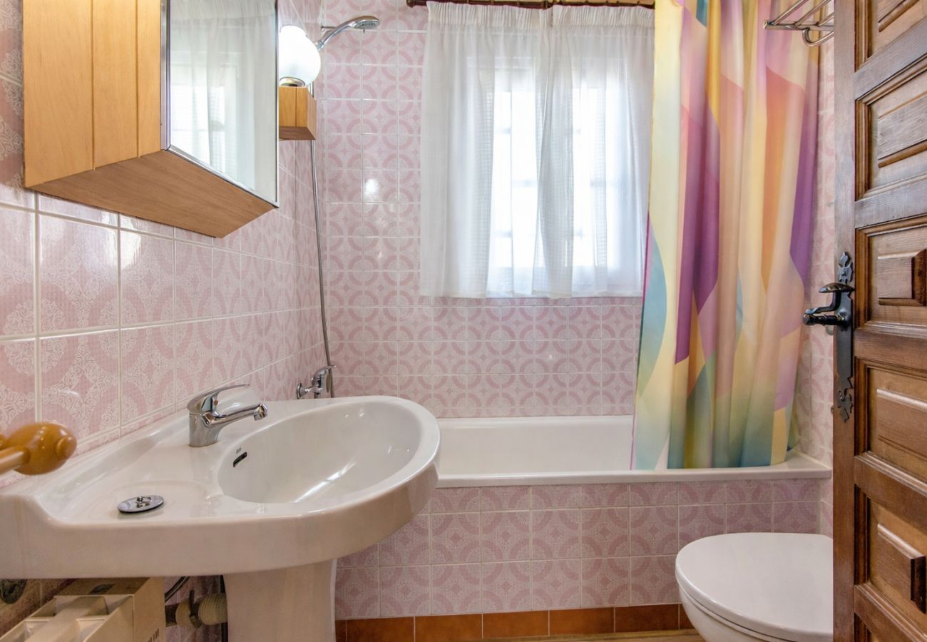 Villa in Santa Coloma de Farners -  Costa Brava villa w/ private pool and spacious garden