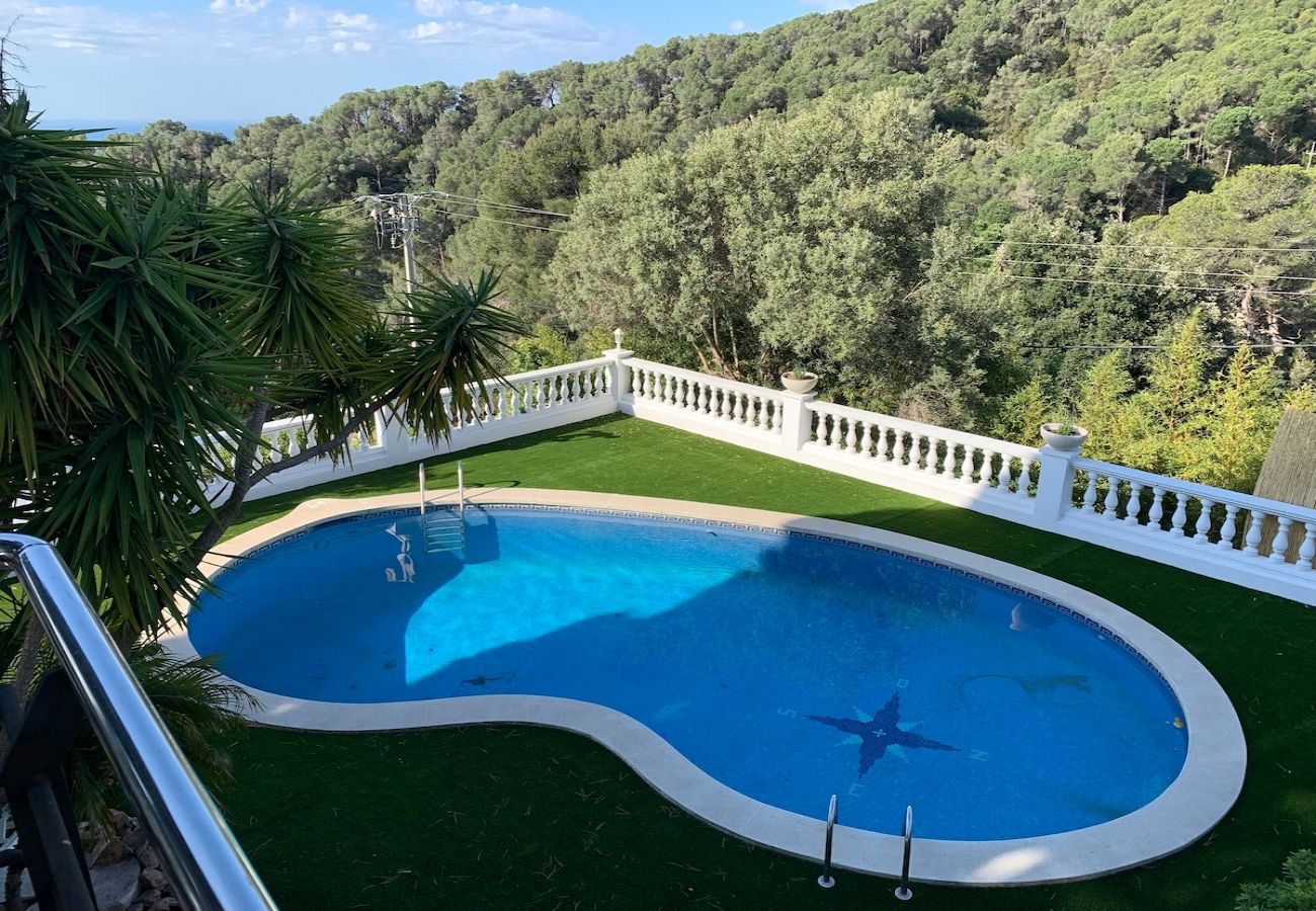 Villa in Sant Cebrià de Vallalta - Sophisticated elegance and views close to BCN!