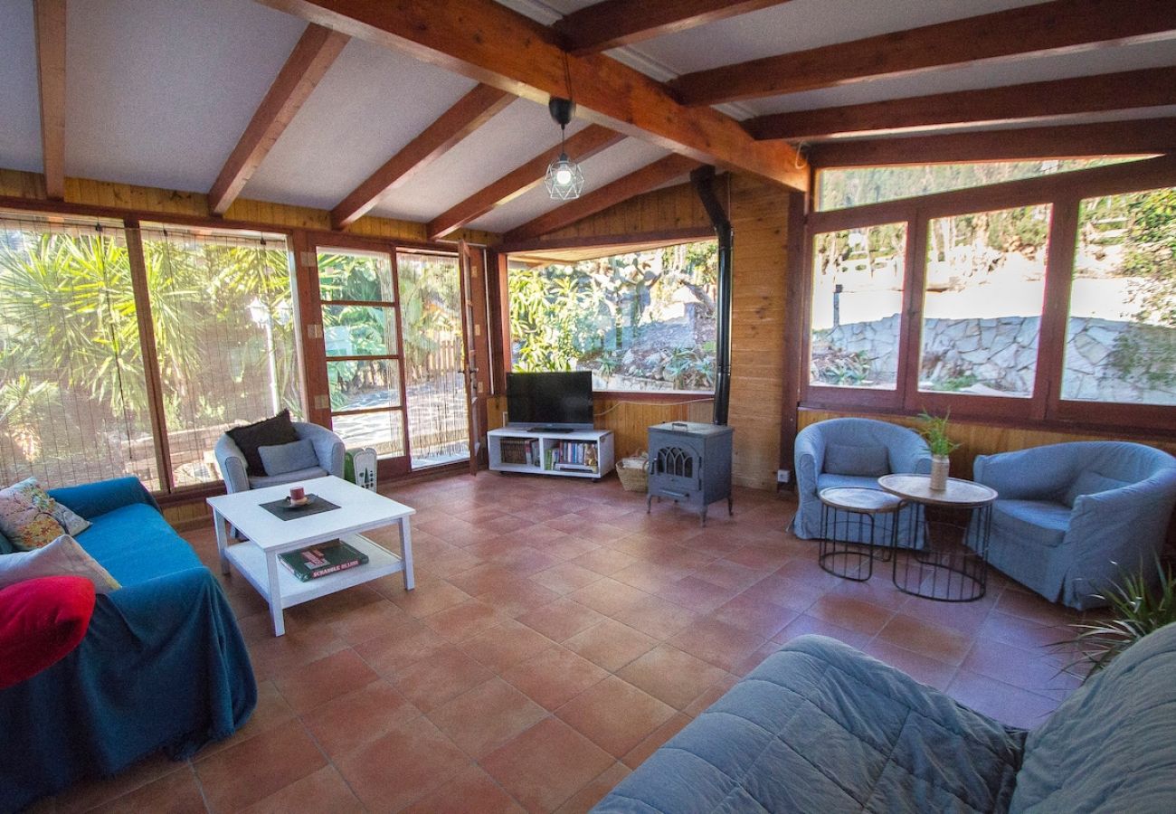 Villa in Sant Cebrià de Vallalta - Sophisticated elegance and views close to BCN!