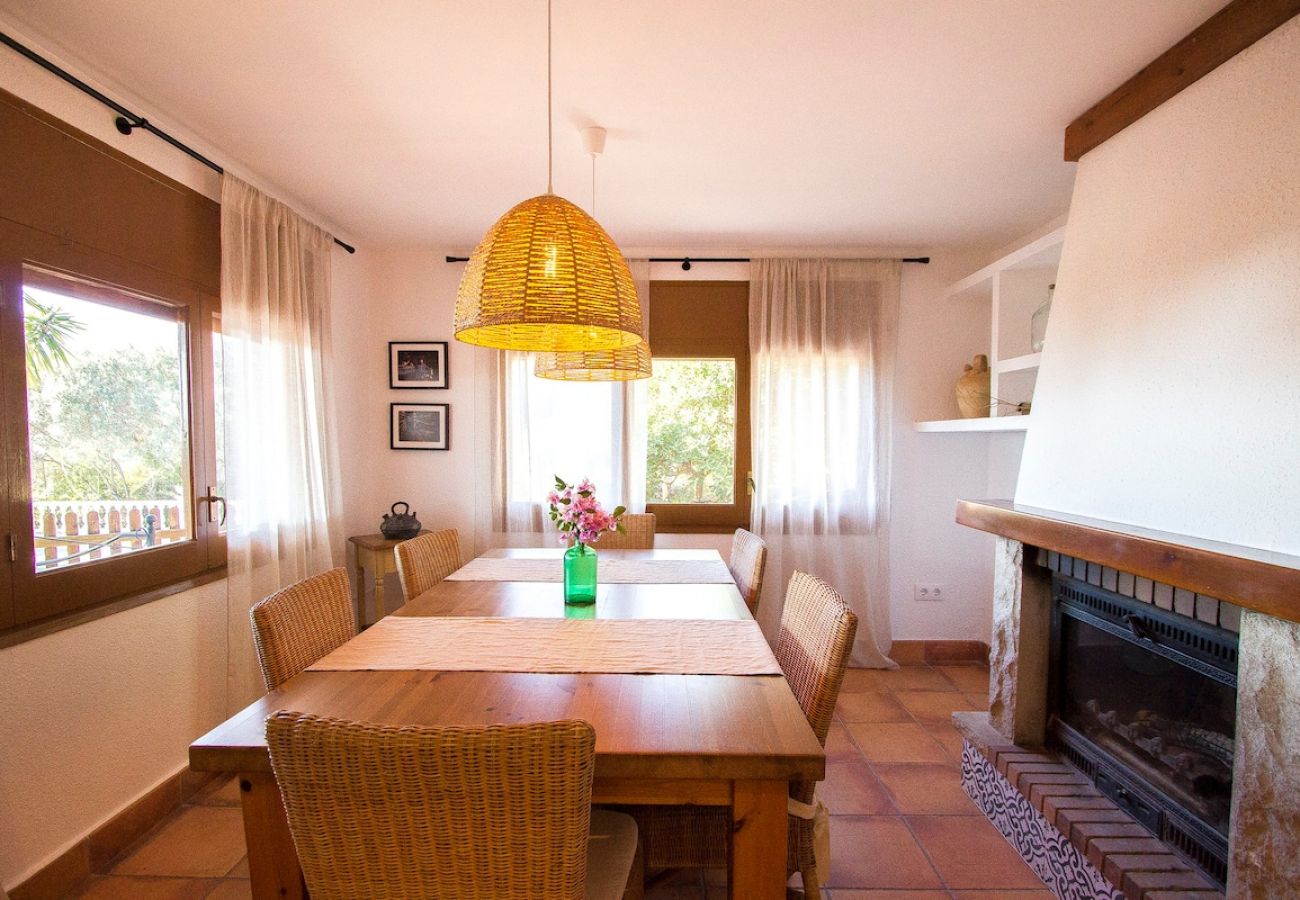 Villa in Sant Cebrià de Vallalta - Sophisticated elegance and views close to BCN!