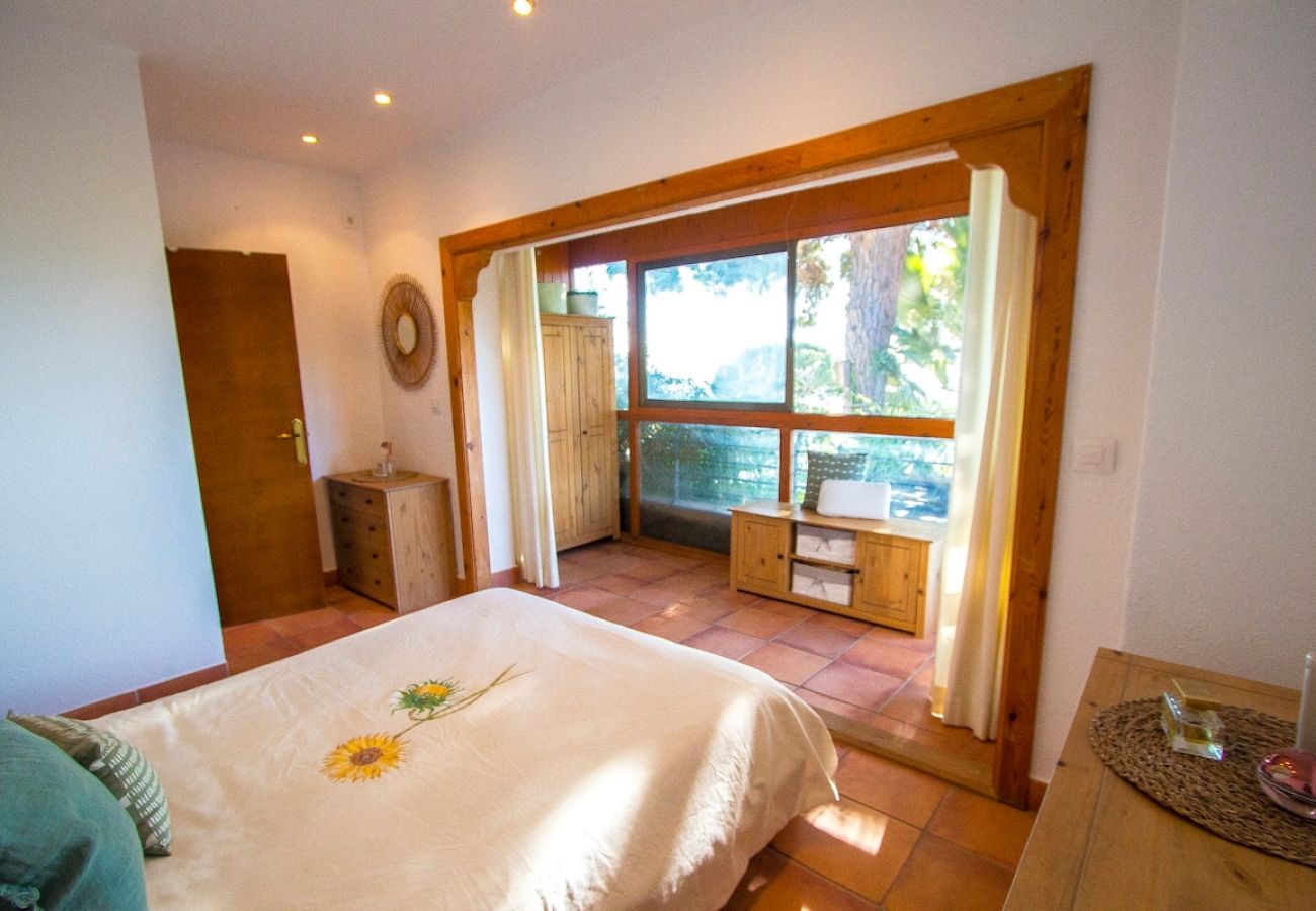 Villa in Sant Cebrià de Vallalta - Sophisticated elegance and views close to BCN!
