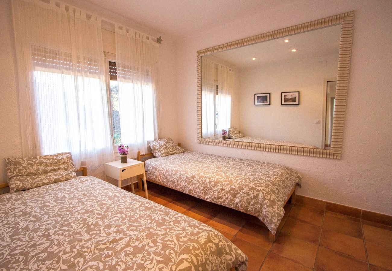 Villa in Sant Cebrià de Vallalta - Sophisticated elegance and views close to BCN!