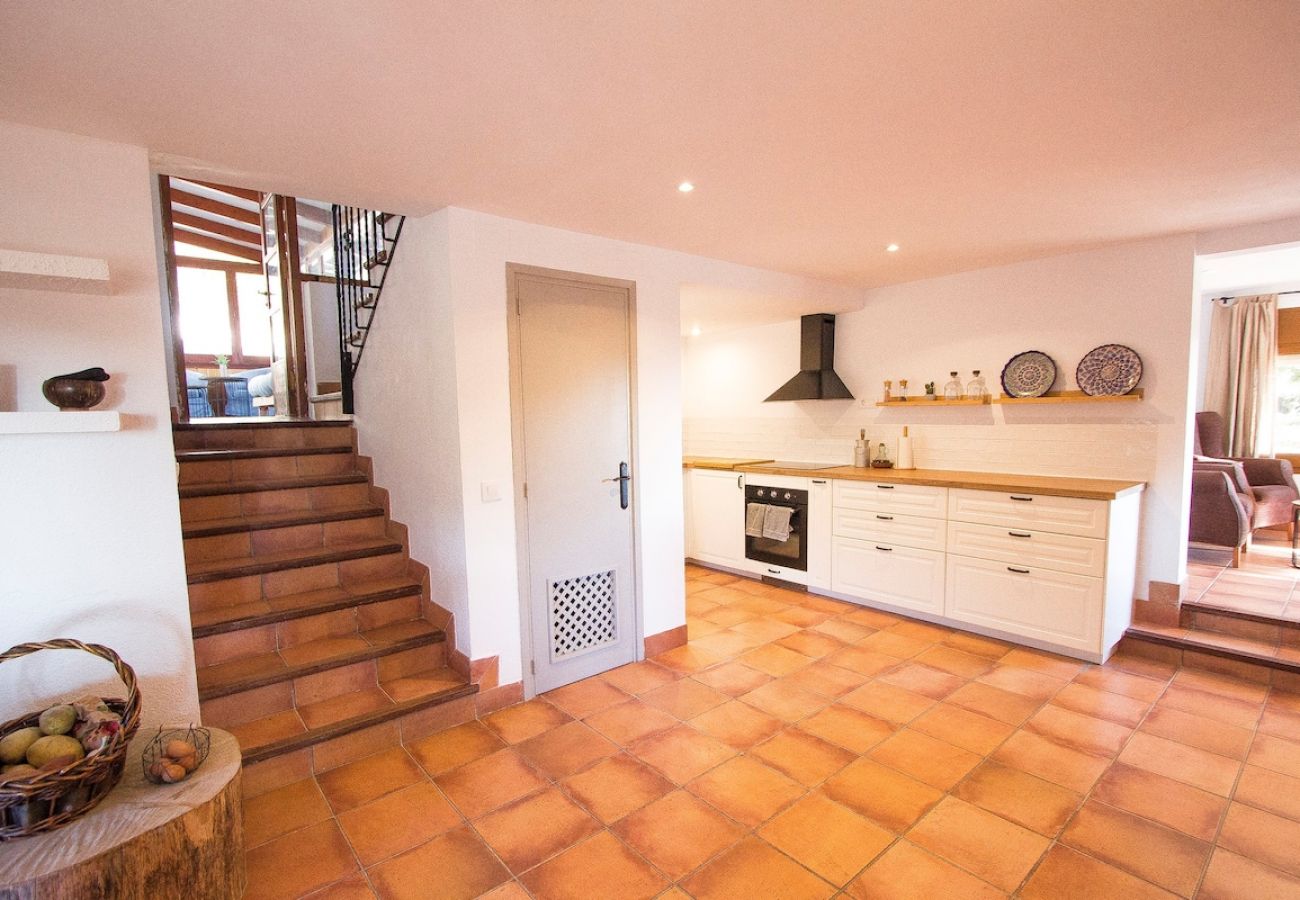 Villa in Sant Cebrià de Vallalta - Sophisticated elegance and views close to BCN!