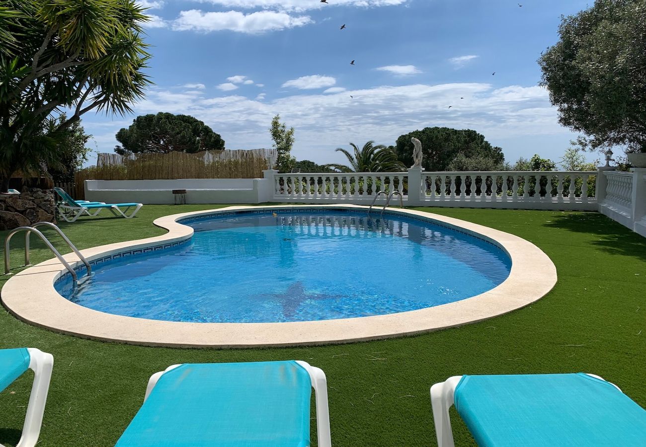 Villa in Sant Cebrià de Vallalta - Sophisticated elegance and views close to BCN!