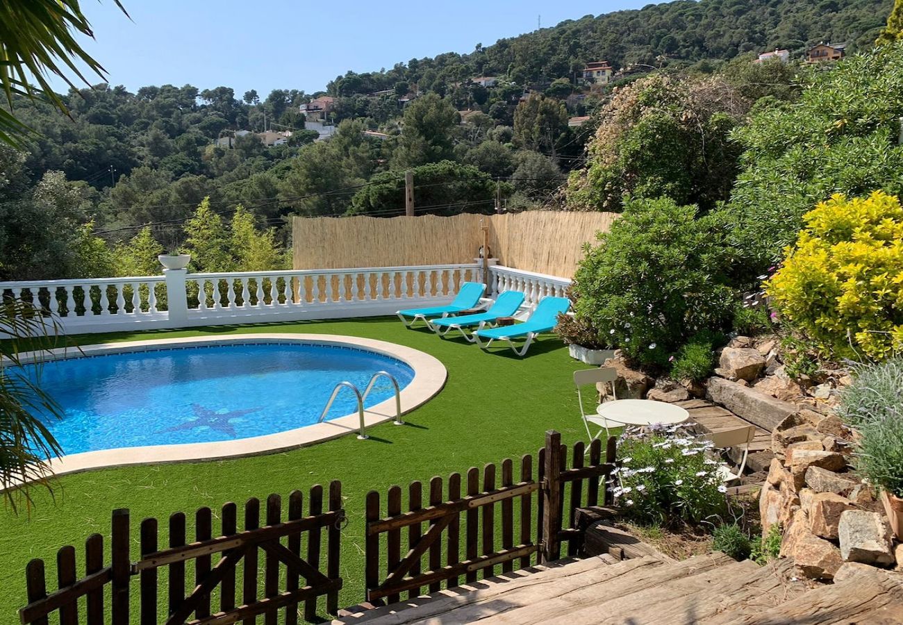 Villa in Sant Cebrià de Vallalta - Sophisticated elegance and views close to BCN!