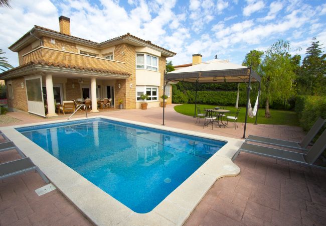 Villa/Dettached house in Reus - Port Aventura,Golf, Costa Dorada at your doorstep