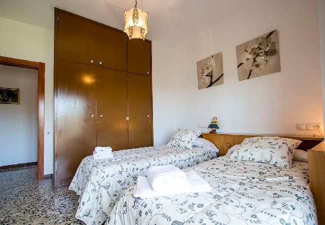 Villa in Castellar del Vallés - Mountain Escape w/ stunning views 40 km to Barna! Villa in Castellar del Vallés - Mountain Escape w/ stunning views 40 km to Barna!