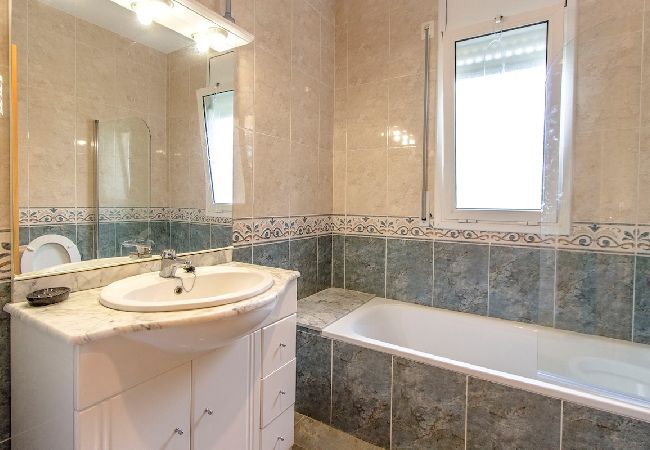 Villa in Cunit -  Costa Dorada Paradise, 2 km from beach! Villa in Cunit -  Costa Dorada Paradise, 2 km from beach!