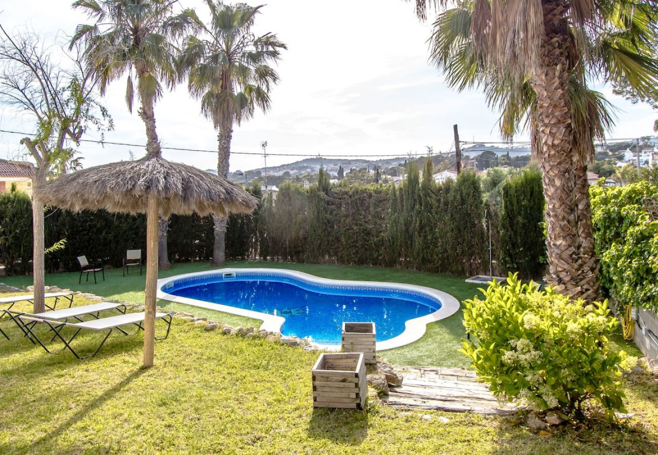 Villa in Cunit -  Costa Dorada Paradise, 2 km from beach!