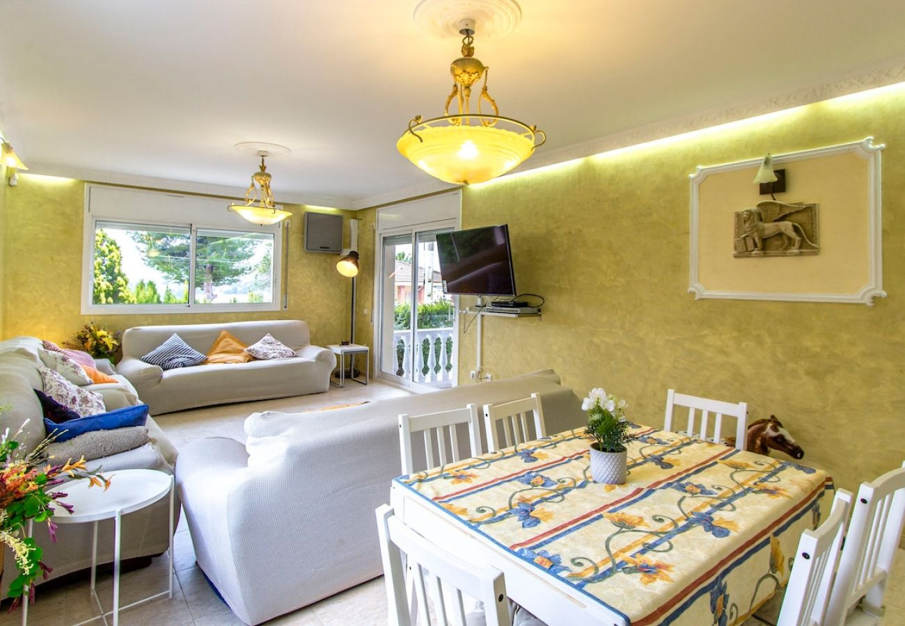 Villa in Cunit -  Costa Dorada Paradise, 2 km from beach!