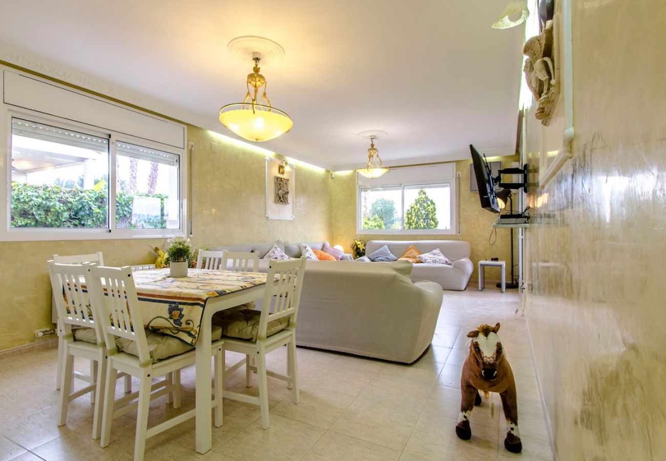 Villa in Cunit -  Costa Dorada Paradise, 2 km from beach!