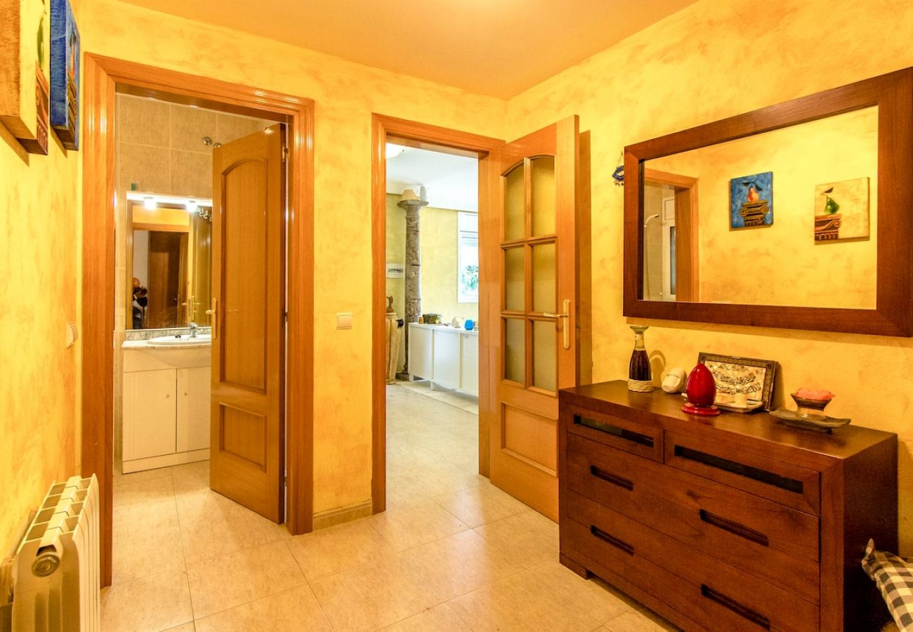 Villa in Cunit -  Costa Dorada Paradise, 2 km from beach!