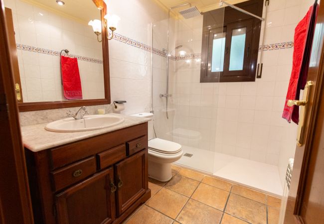 Villa in Vacarisses - Peaceful Perfection - only 30km from Barcelona! Villa in Vacarisses - Peaceful Perfection - only 30km from Barcelona!
