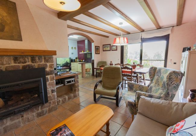 Villa in Vacarisses - Peaceful Perfection - only 30km from Barcelona! Villa in Vacarisses - Peaceful Perfection - only 30km from Barcelona!