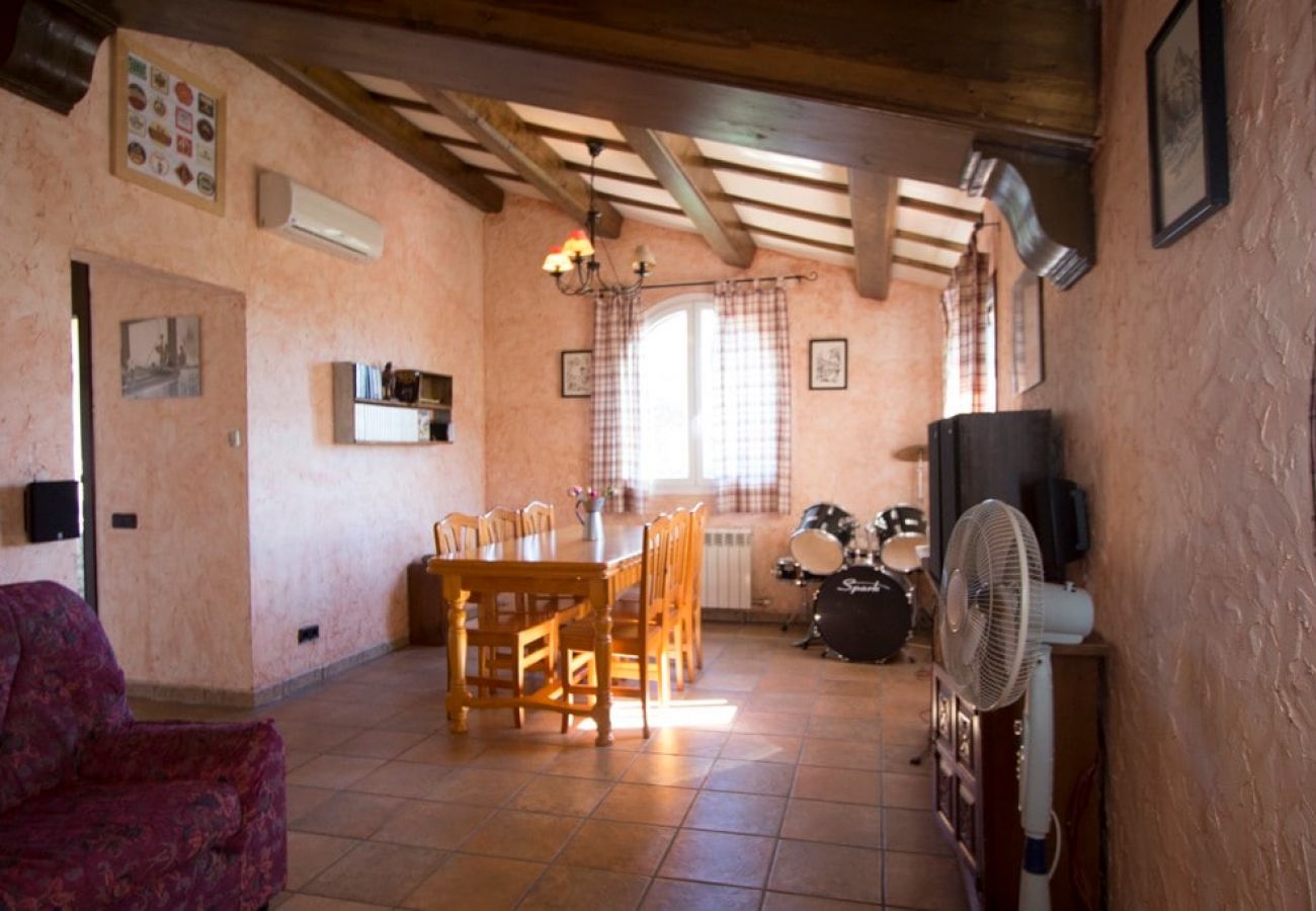 Villa in Vacarisses - Peaceful Perfection - only 30km from Barcelona!