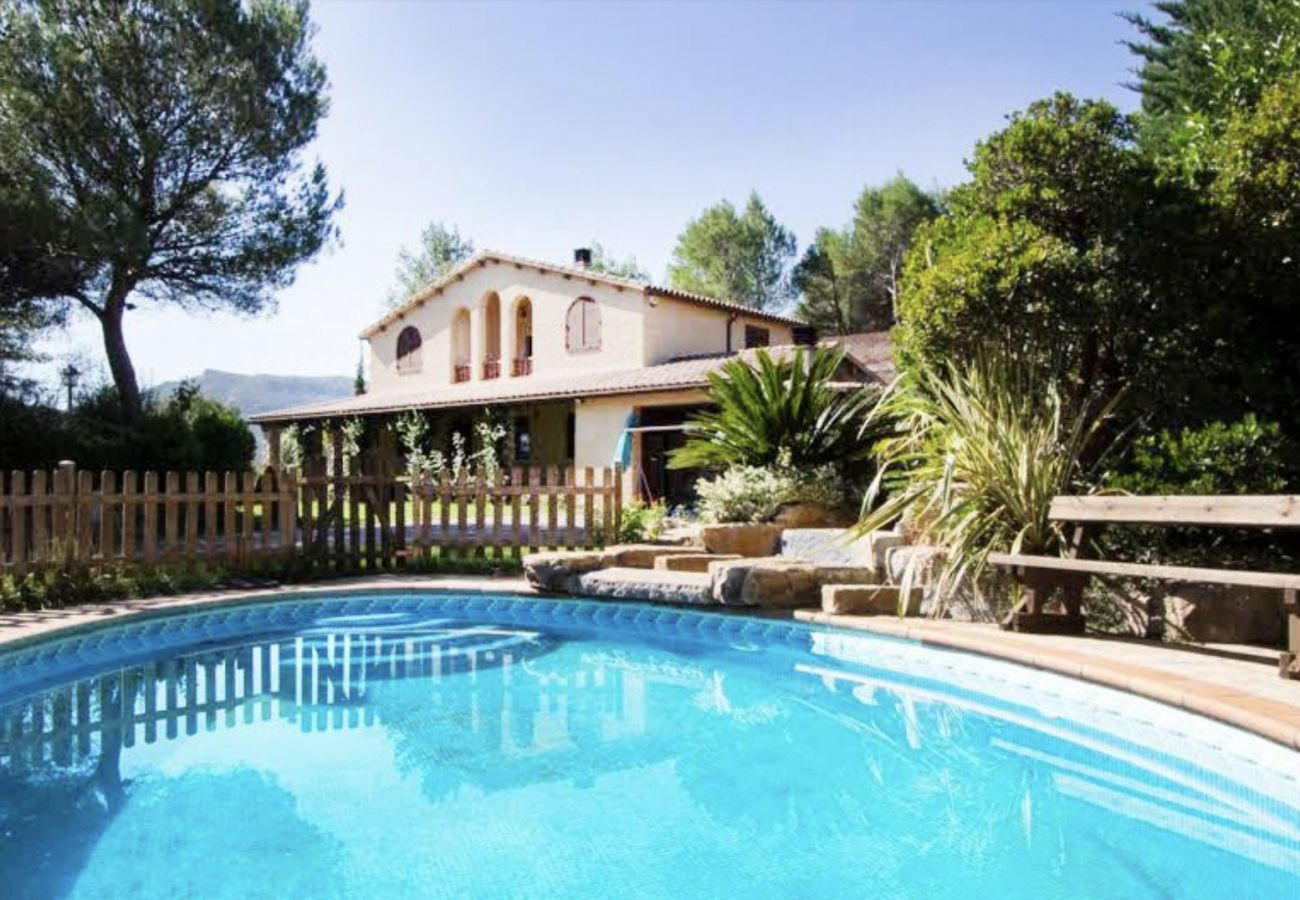 Villa in Vacarisses - Peaceful Perfection - only 30km from Barcelona!