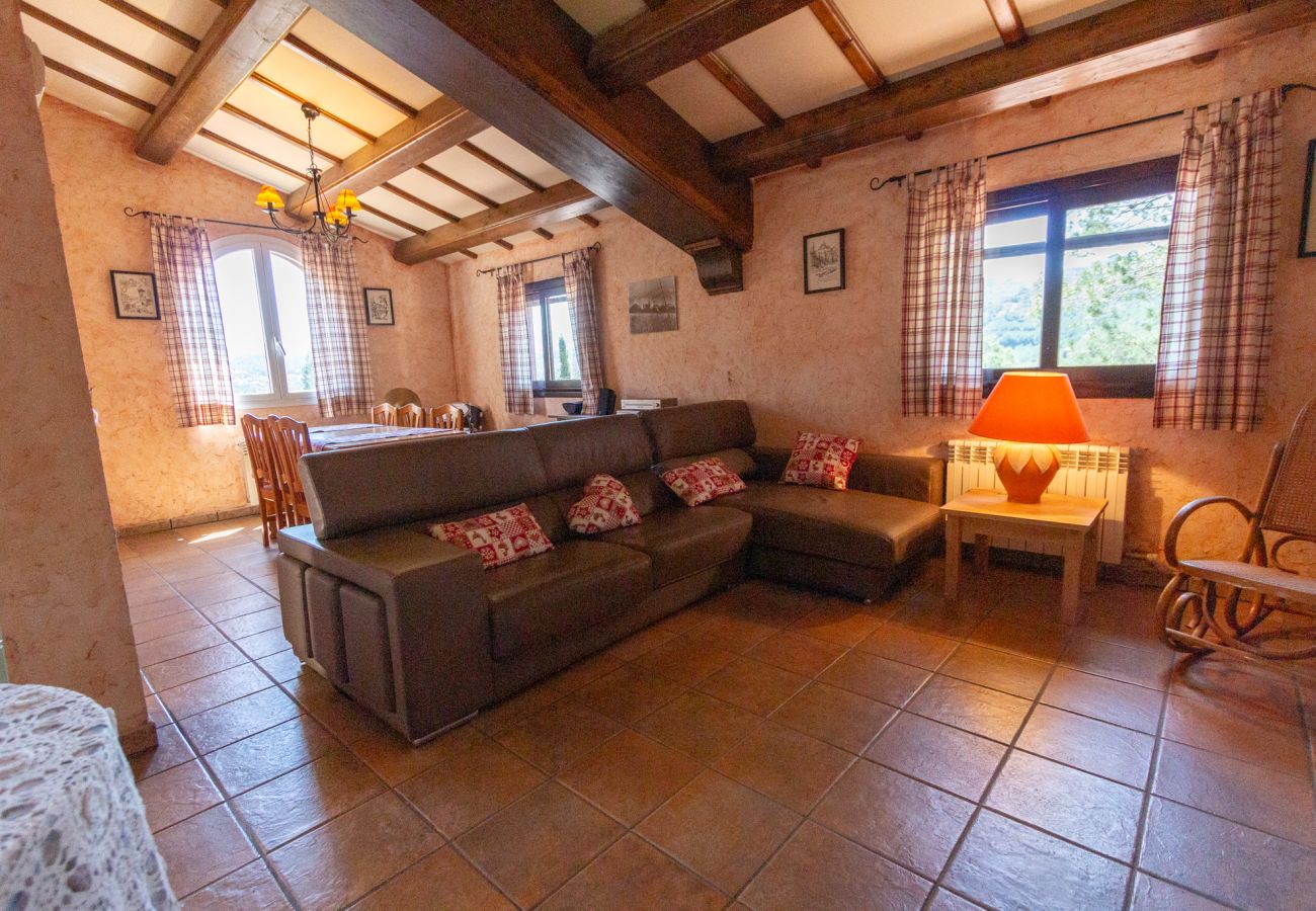 Villa in Vacarisses - Peaceful Perfection - only 30km from Barcelona!