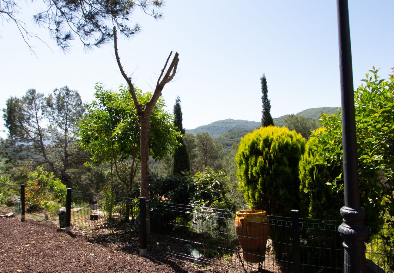 Villa in Vacarisses - Peaceful Perfection - only 30km from Barcelona!