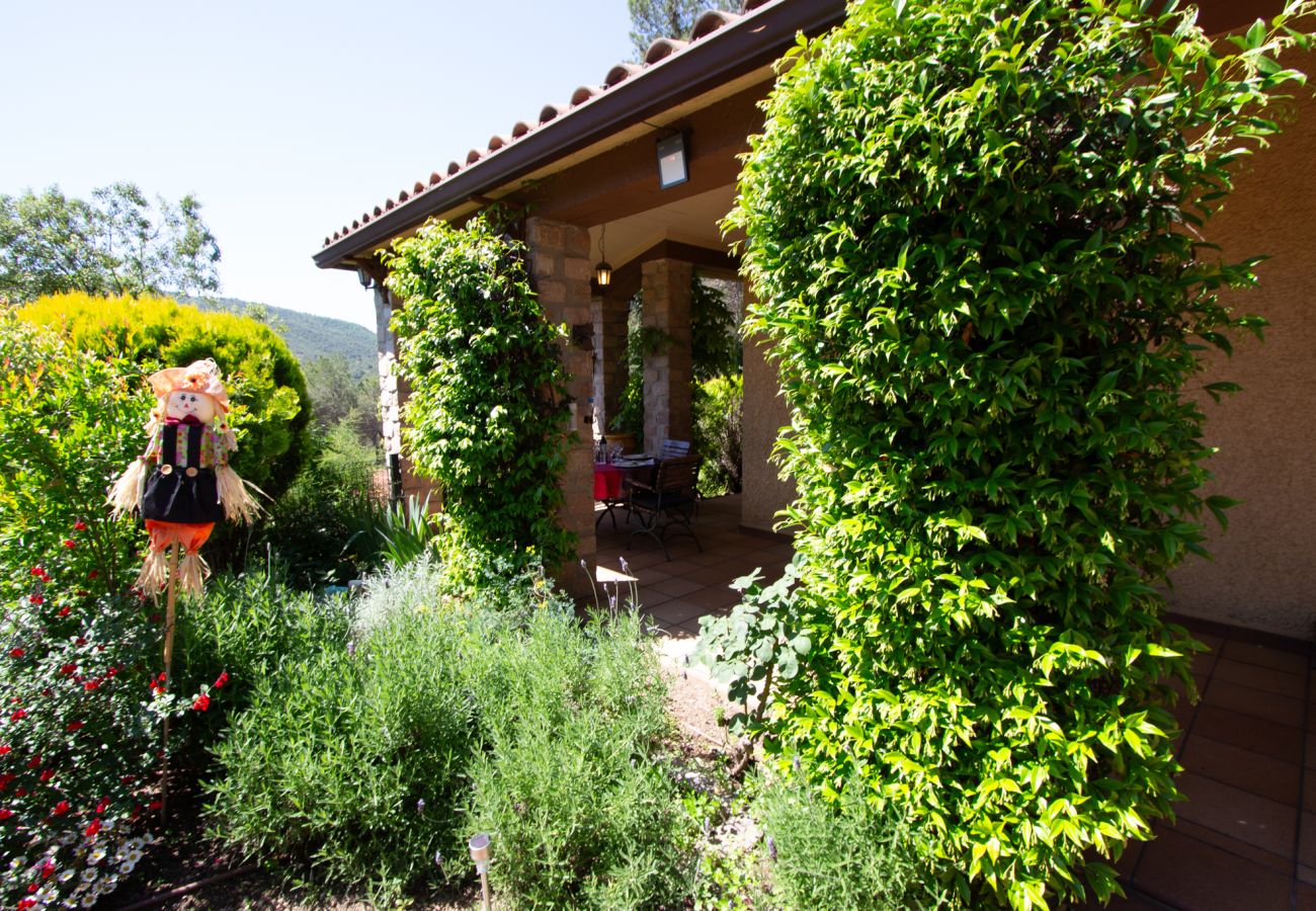 Villa in Vacarisses - Peaceful Perfection - only 30km from Barcelona!