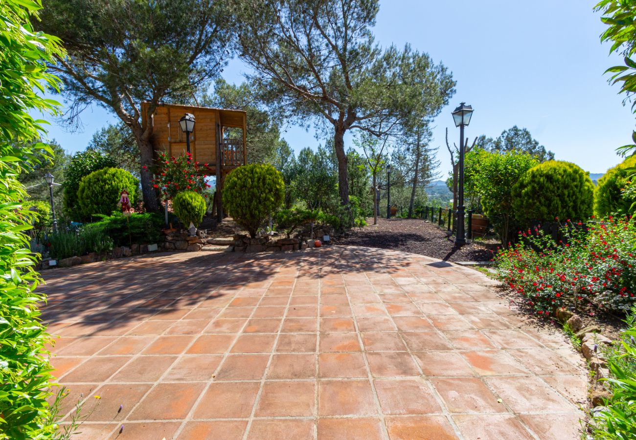 Villa in Vacarisses - Peaceful Perfection - only 30km from Barcelona!