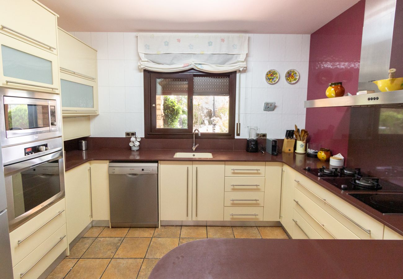 Villa in Vacarisses - Peaceful Perfection - only 30km from Barcelona!