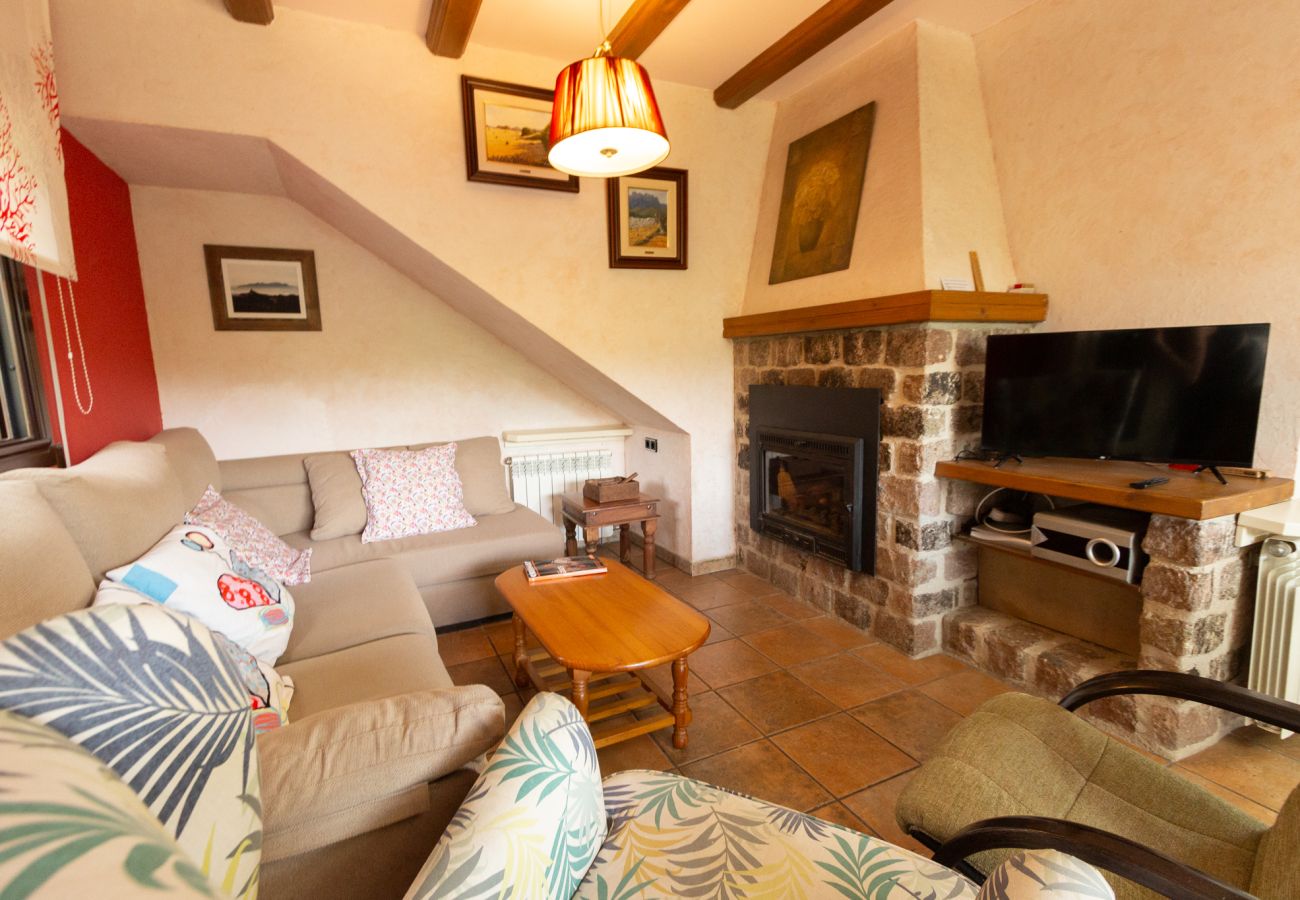 Villa in Vacarisses - Peaceful Perfection - only 30km from Barcelona!
