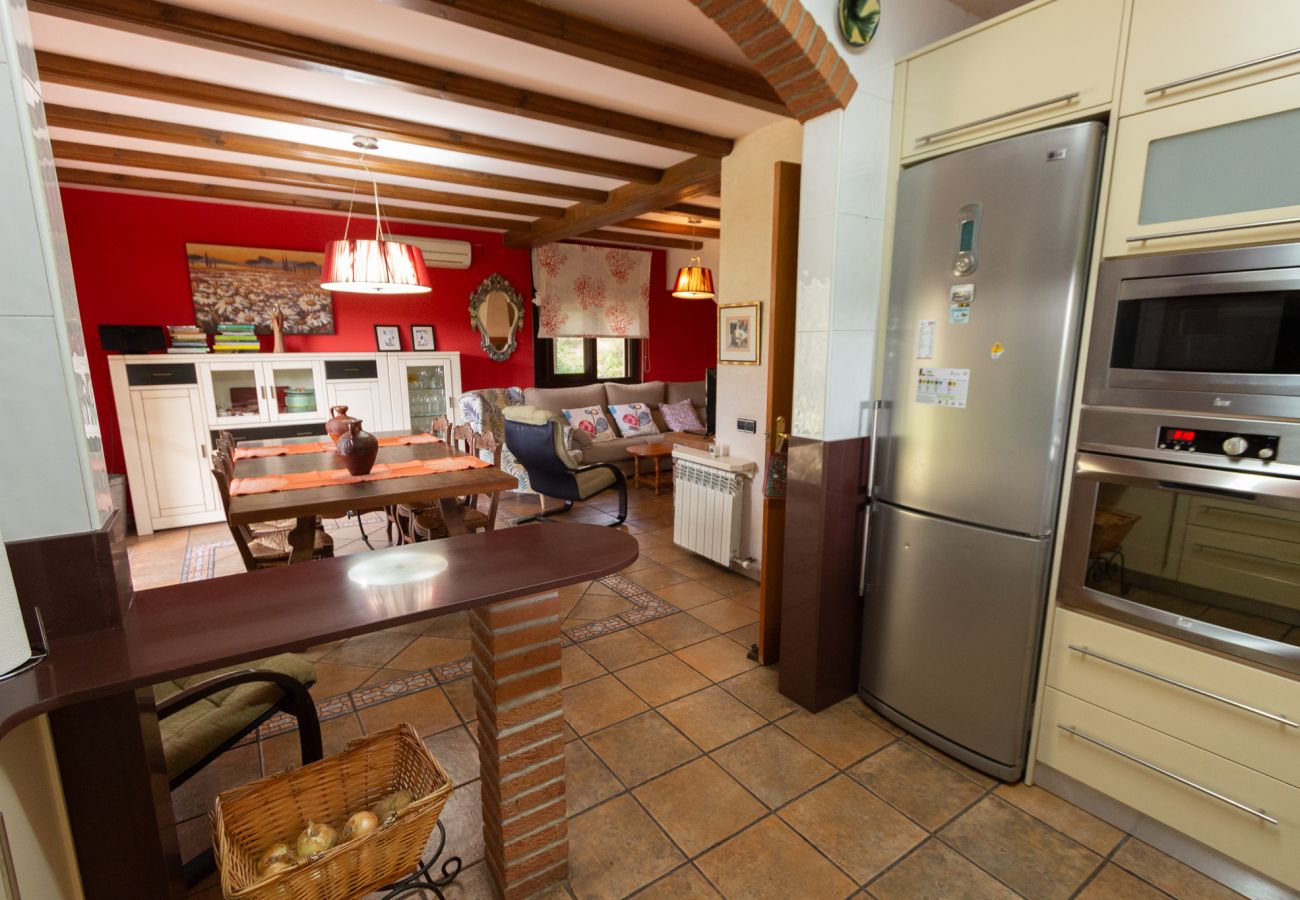 Villa in Vacarisses - Peaceful Perfection - only 30km from Barcelona!