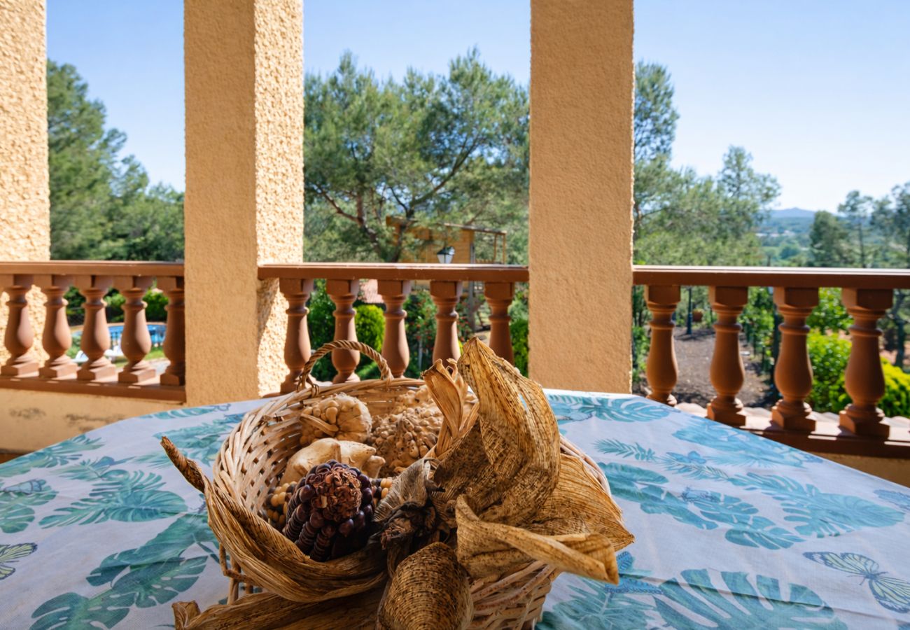 Villa in Vacarisses - Peaceful Perfection - only 30km from Barcelona!