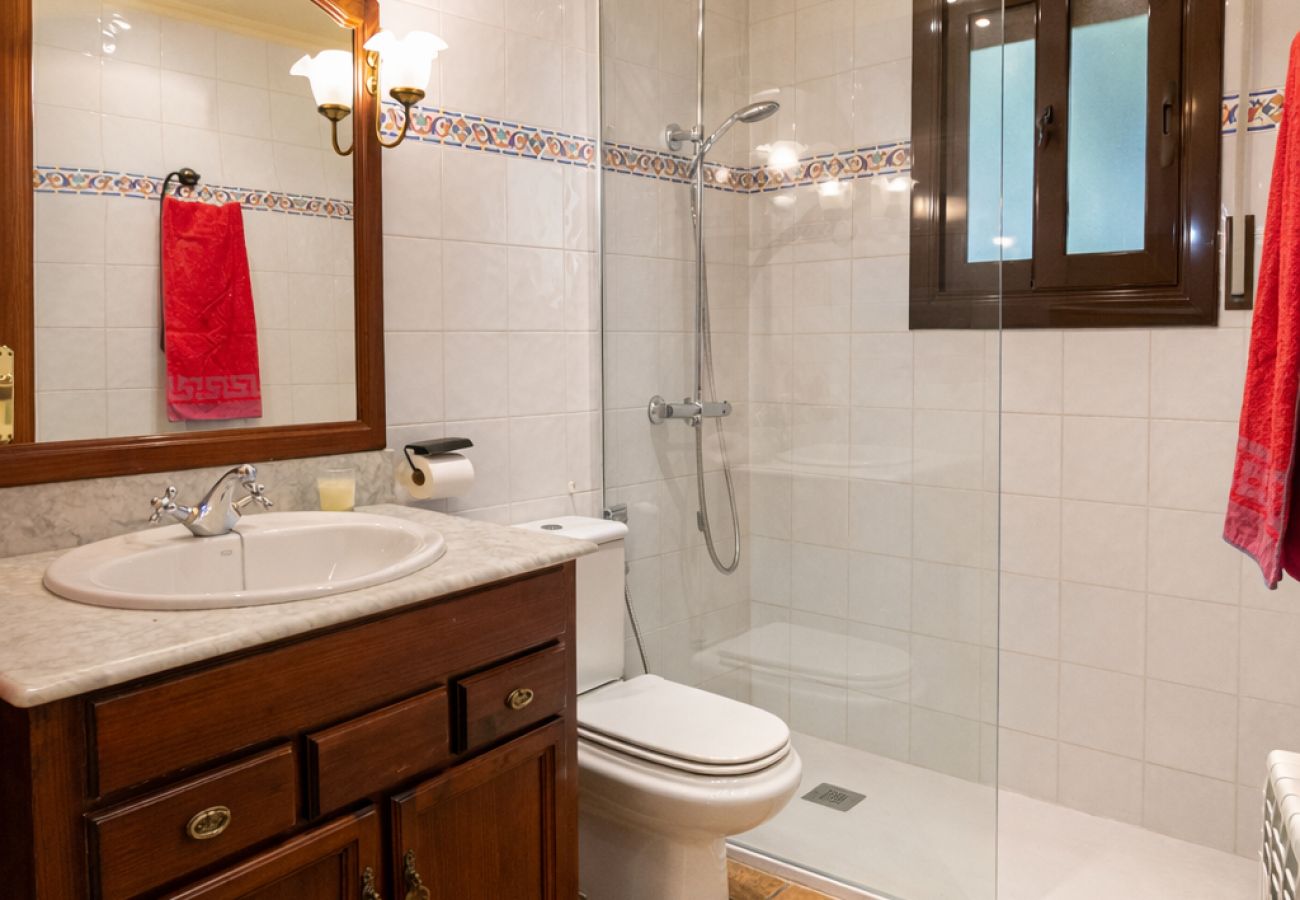 Villa in Vacarisses - Peaceful Perfection - only 30km from Barcelona!