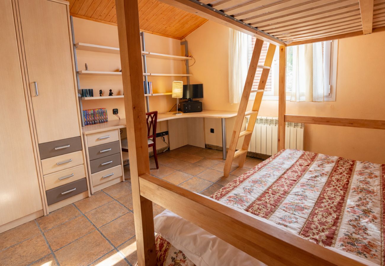 Villa in Vacarisses - Peaceful Perfection - only 30km from Barcelona!