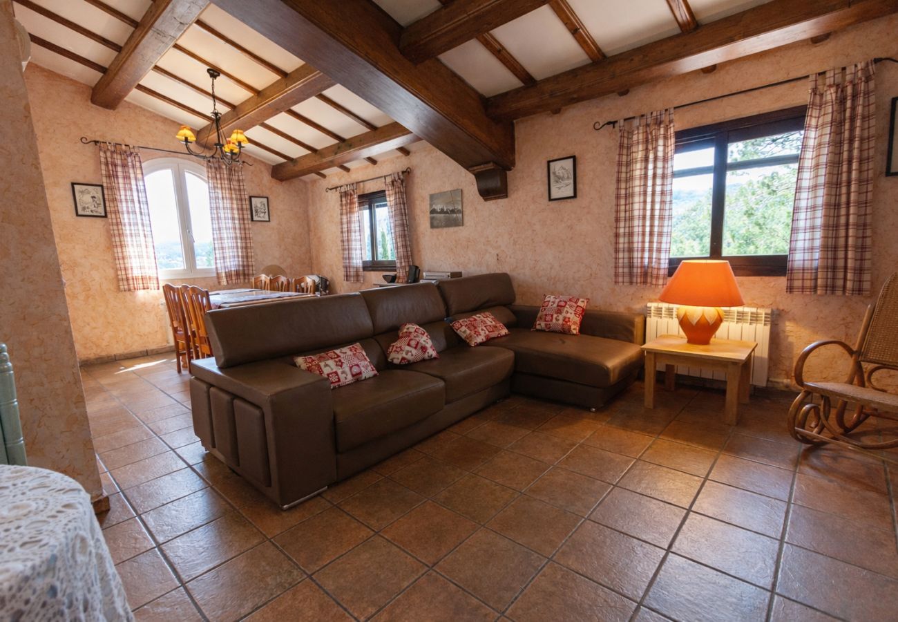 Villa in Vacarisses - Peaceful Perfection - only 30km from Barcelona!