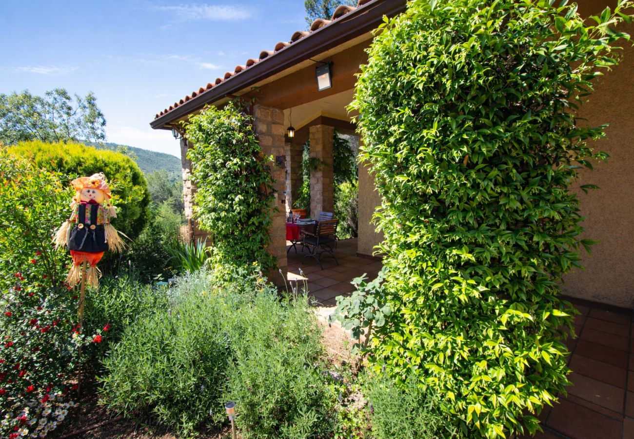 Villa in Vacarisses - Peaceful Perfection - only 30km from Barcelona!