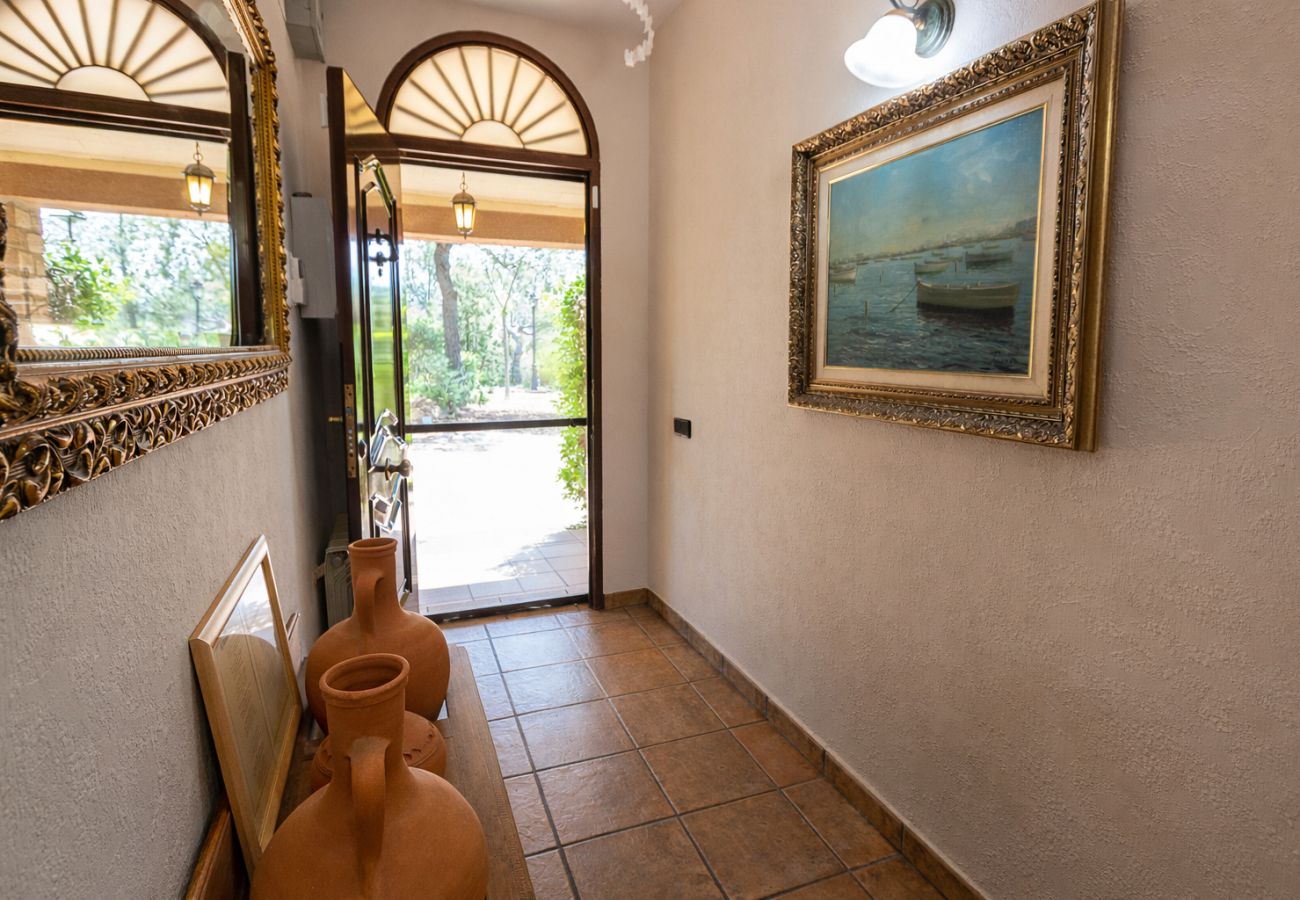 Villa in Vacarisses - Peaceful Perfection - only 30km from Barcelona!