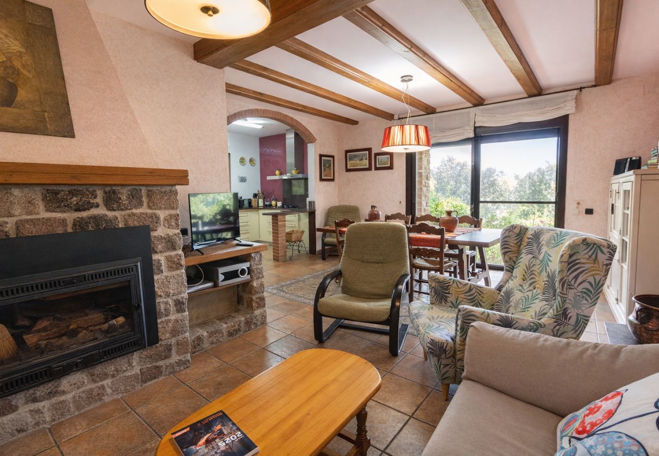 Villa in Vacarisses - Peaceful Perfection - only 30km from Barcelona!