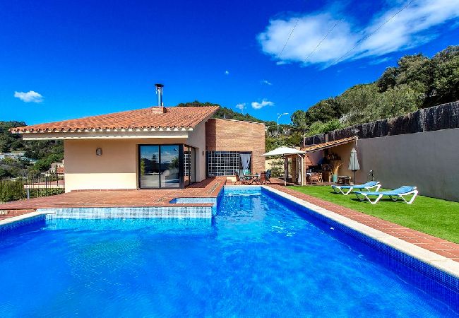 Villa in Caldes De Montbui - Stunning modern villa - just half hour to Barcelona!