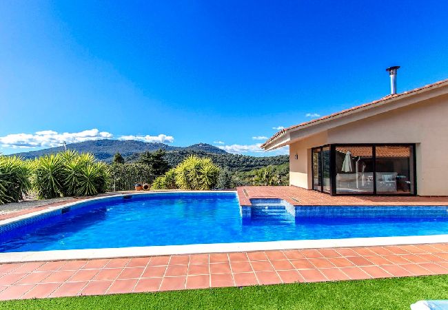 Villa in Caldes De Montbui - Stunning modern villa - just half hour to Barcelona!