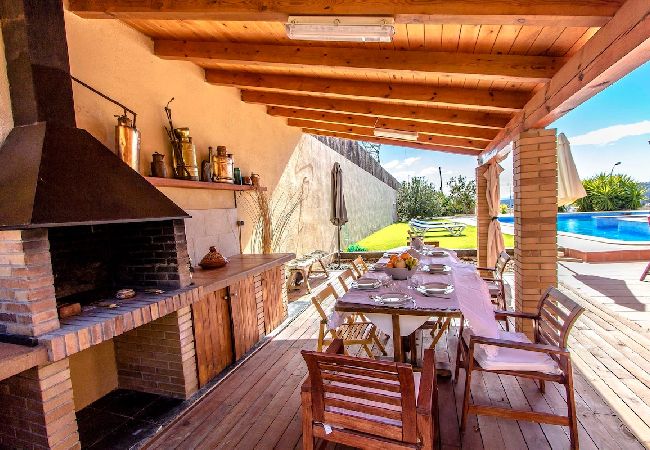 Villa in Caldes De Montbui - Stunning modern villa - just half hour to Barcelona! Villa in Caldes De Montbui - Stunning modern villa - just half hour to Barcelona!
