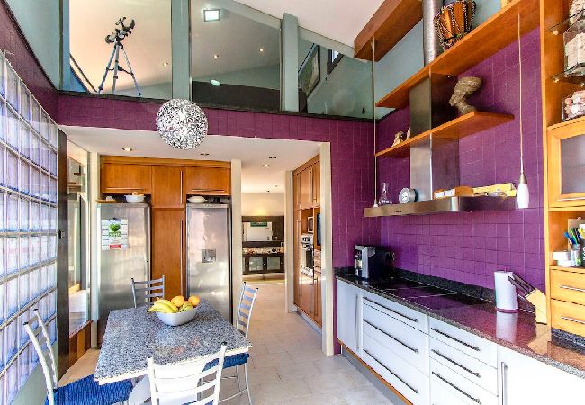 Villa in Caldes De Montbui - Stunning modern villa - just half hour to Barcelona! Villa in Caldes De Montbui - Stunning modern villa - just half hour to Barcelona!
