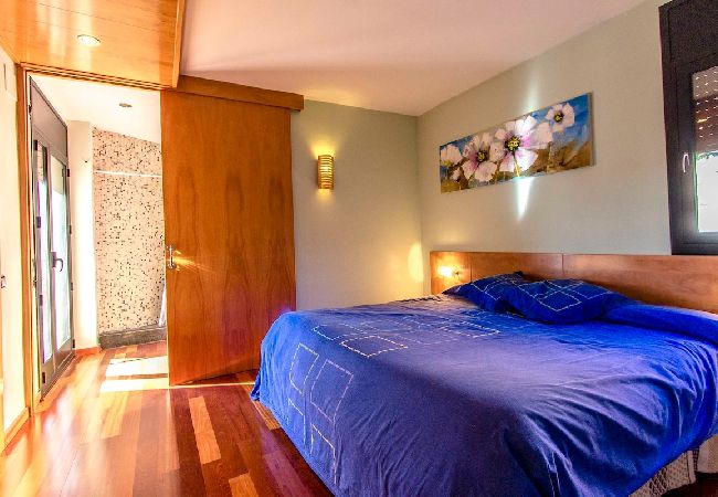 Villa in Caldes De Montbui - Stunning modern villa - just half hour to Barcelona! Villa in Caldes De Montbui - Stunning modern villa - just half hour to Barcelona!