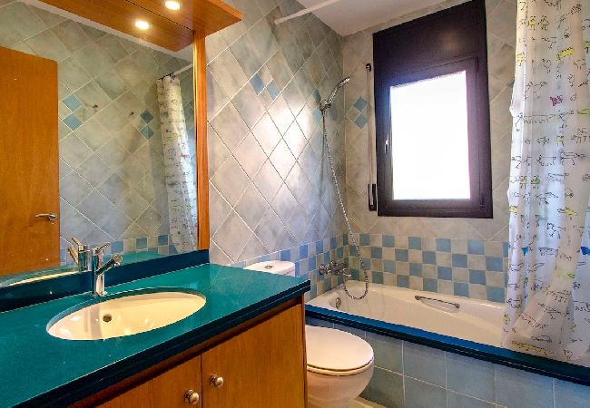 Villa in Caldes De Montbui - Stunning modern villa - just half hour to Barcelona! Villa in Caldes De Montbui - Stunning modern villa - just half hour to Barcelona!