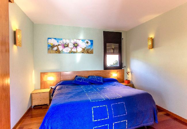 Villa in Caldes De Montbui - Stunning modern villa - just half hour to Barcelona! Villa in Caldes De Montbui - Stunning modern villa - just half hour to Barcelona!