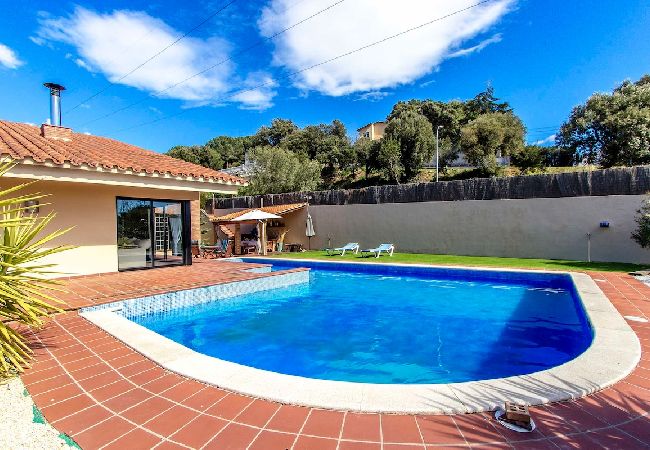 Villa in Caldes De Montbui - Stunning modern villa - just half hour to Barcelona! Villa in Caldes De Montbui - Stunning modern villa - just half hour to Barcelona!